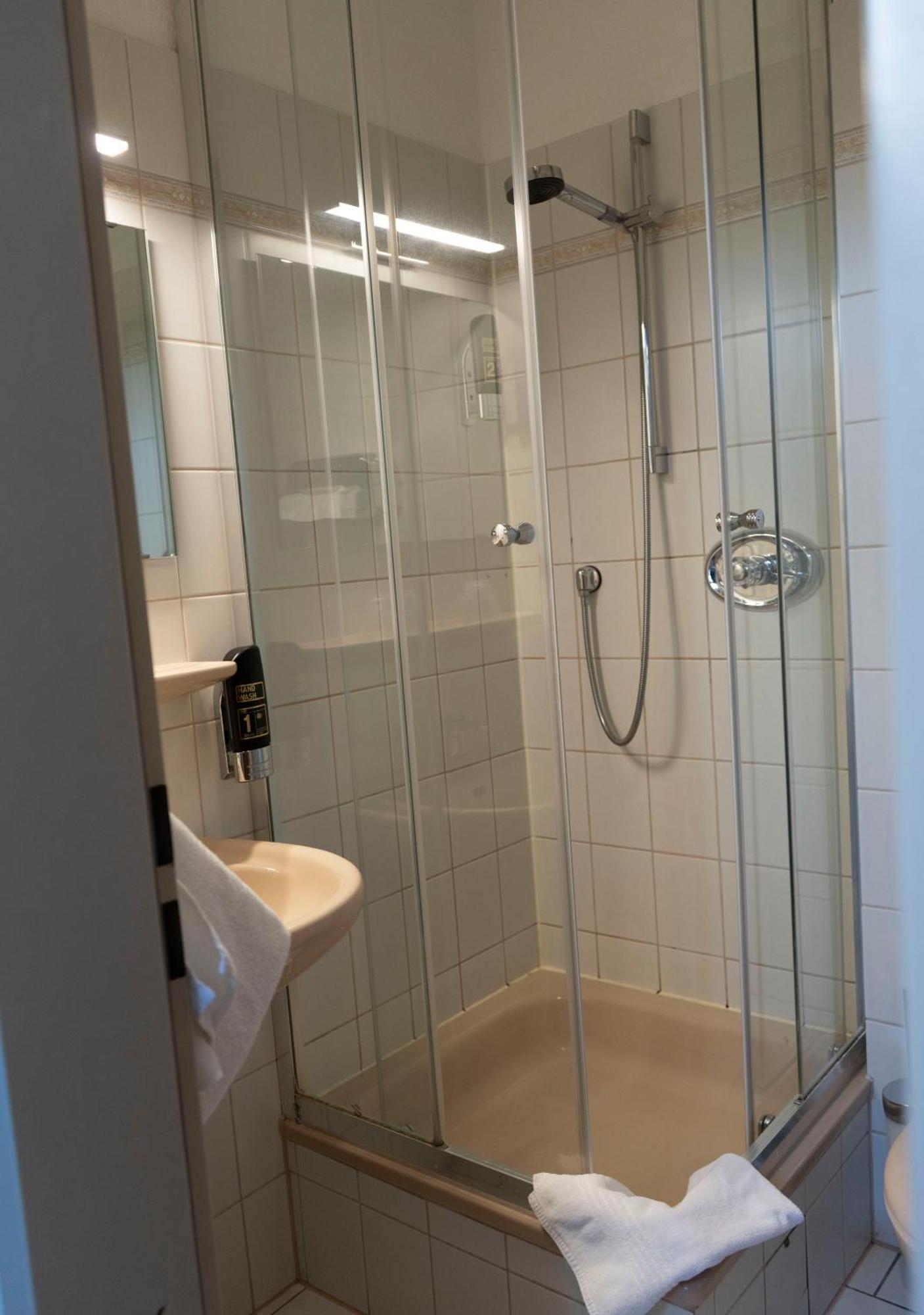 Double or Twin Room Private Bathroom,1638100418:JPEG